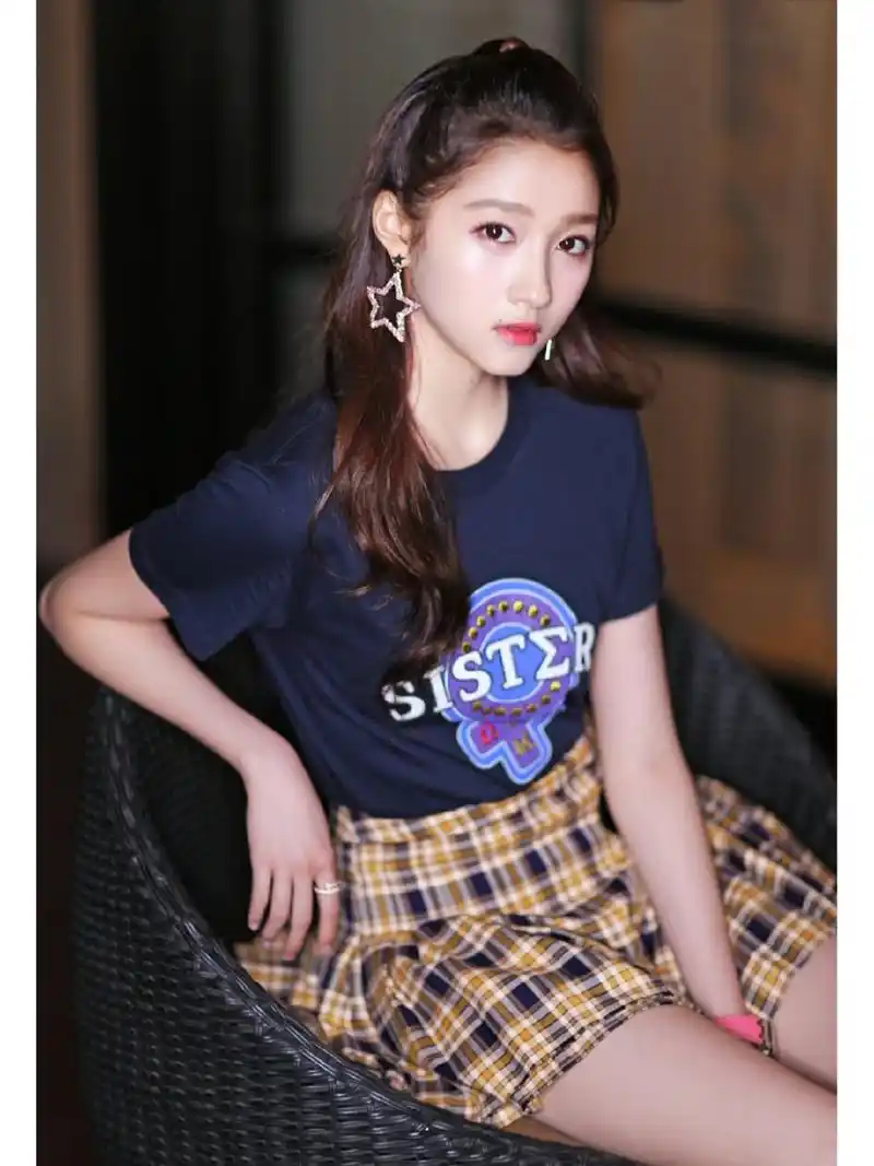 关晓彤 北京艺人 90后女明星