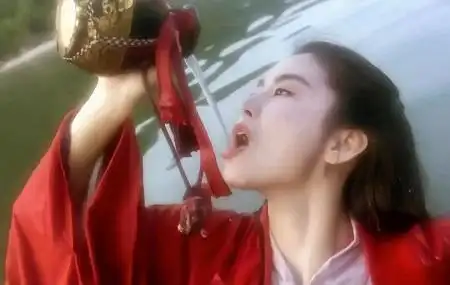 盘点女星在影片中经典的动作,有没有你的女神