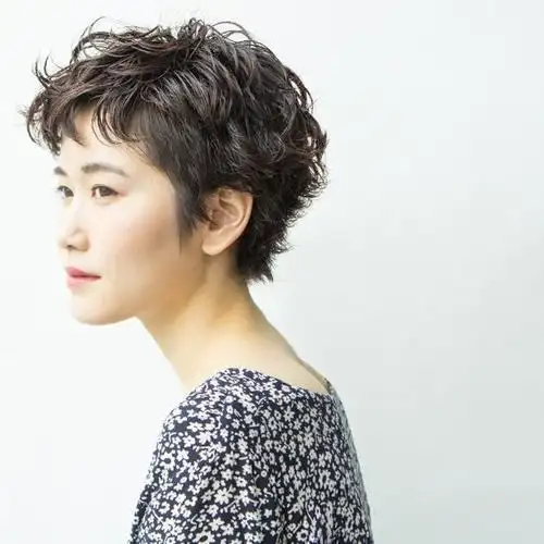 女士短发别乱剪,选这四种就对了,很美很时尚|发型|刘海|脸型_网易订阅