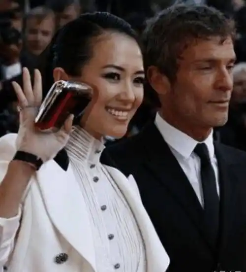 原创章子怡前男友近照光头形象配大胡子这样的他谁能认得出