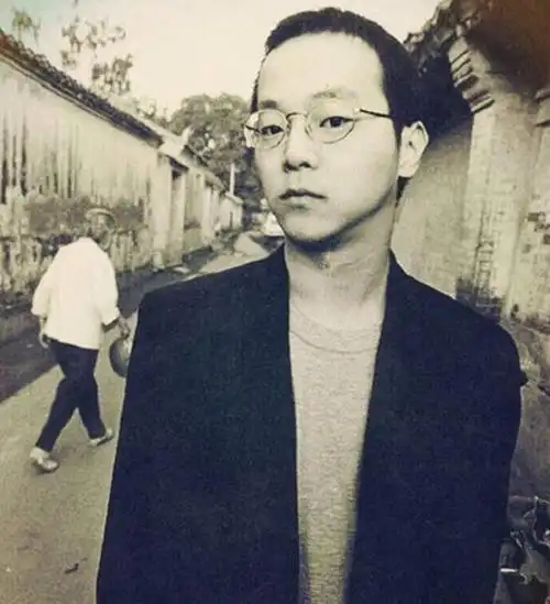 /p> p>1988年,窦唯加入 a target="_blank" href="/item/黑豹乐队">