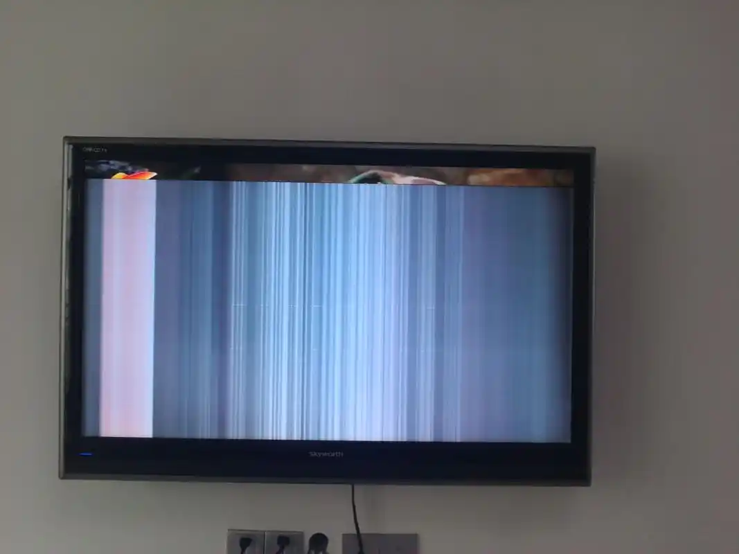 09年买的创维47l02rf液晶电视突然出现以下现象,是不是屏坏了?