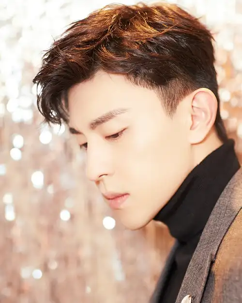 原创邓伦火锅店人气爆棚价格接地气网友吃饭能偶遇真的太幸运