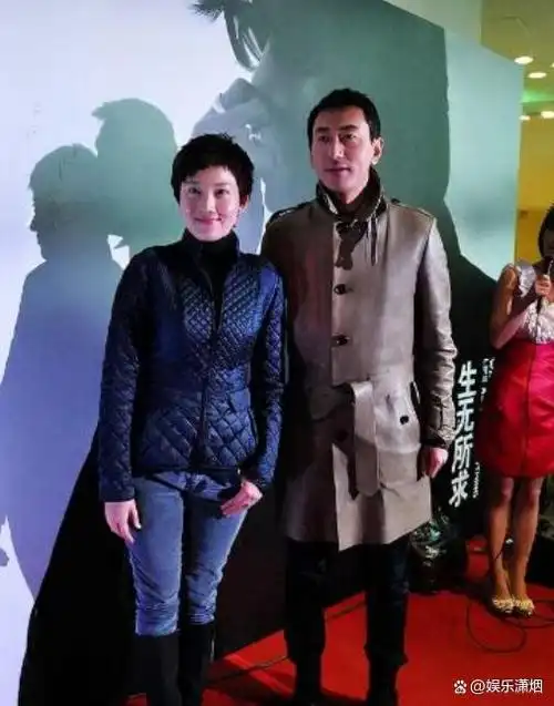 央视女主播郑天亮嫁给央视最帅男主播鲁健一双儿女颜值高