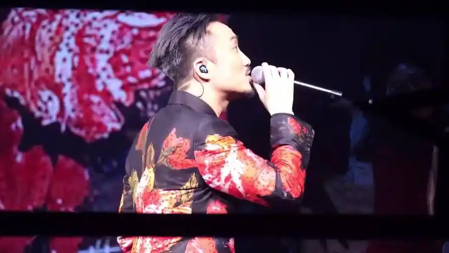 今年一定要去香港看一次演唱会 粤语歌 郑中基 郑中基演唱会