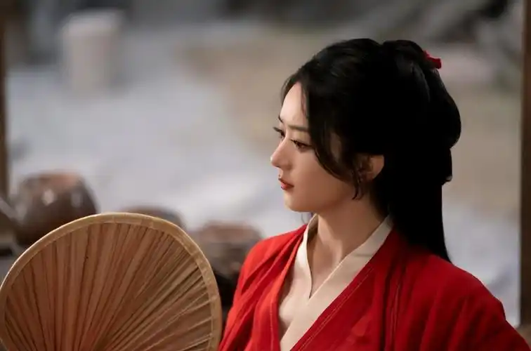 赵丽颖古装仙气飘飘,《与凤行》中的古装,哪套惊艳了你?