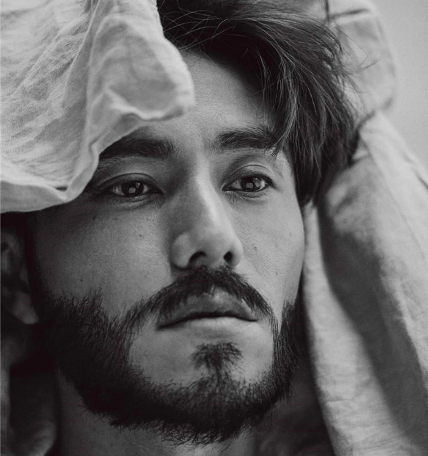 陈坤络腮胡造型,真的是帅的不要不要的,瞬间就被迷住了!