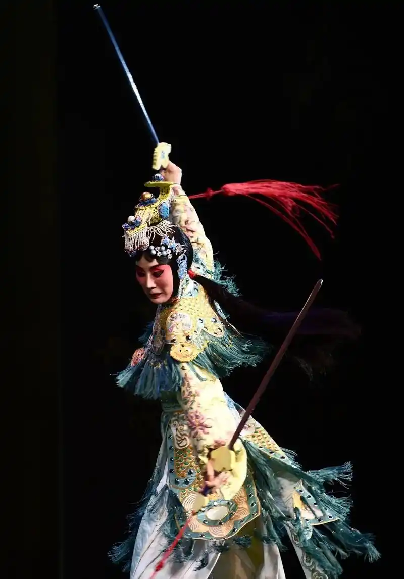 9.23张火丁霸王别姬.#青年戏曲传播者 越来越近 - 抖音