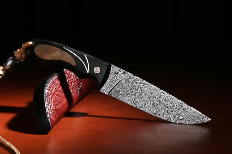 国外刀匠锻造大马士革花纹钢刀真实感受这门神秘的工艺