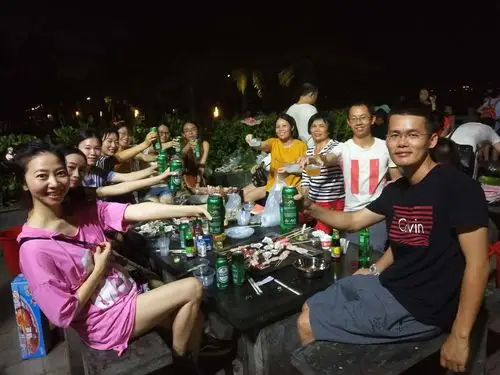 星启航*假日海滩烧烤聚餐活动