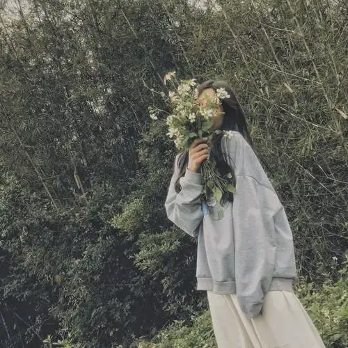 森系闺蜜头像:人生若只如初见,只是一眼,便是十里春风!