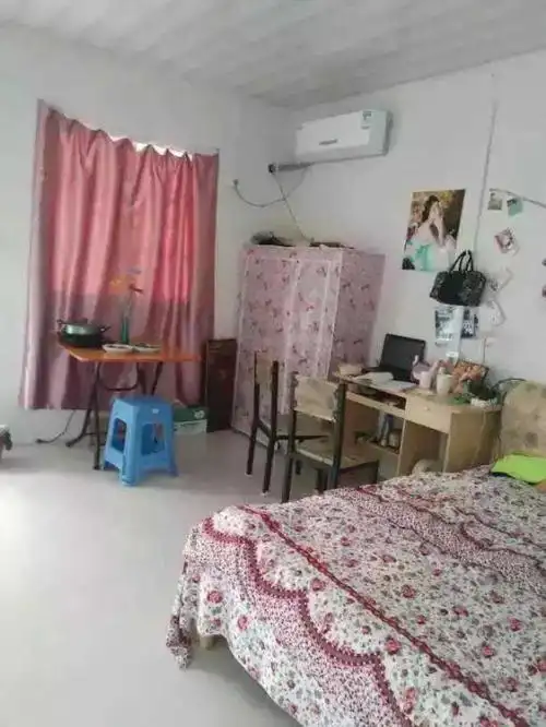 外出漂泊打工者的出租屋生活,虽然艰苦但却幸福!