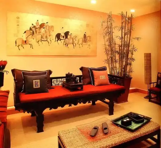 挂着唐朝画品的休息室是中式风格-豪生水疗中心第2张图片