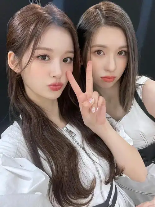 nmixx /图源见logo 676767侵删 - 堆糖,美图壁纸兴趣社区