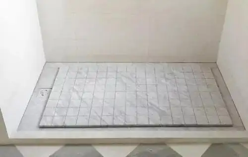 卫生间地面不要再贴瓷砖了,头次见有用这种设计,后悔没早察觉