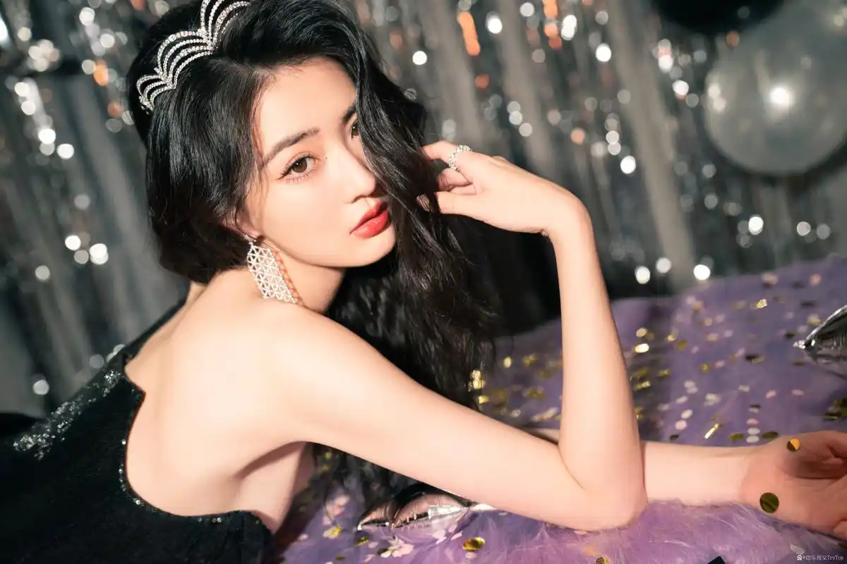 徐璐 是不是名字带璐字的女生长得都很漂亮?