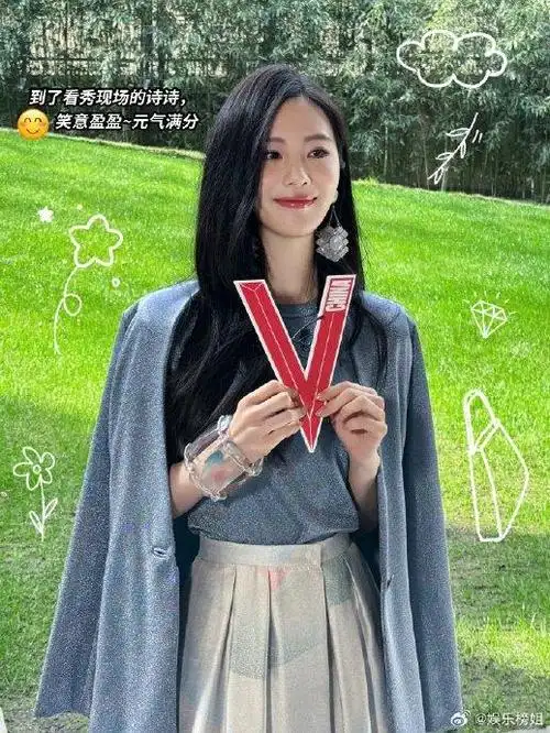 刘诗诗工作室发了16张,哇~好多库存美照,看着好治愈!|刘诗诗_新浪新闻