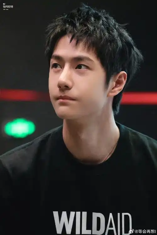 王一博首映礼直播出图