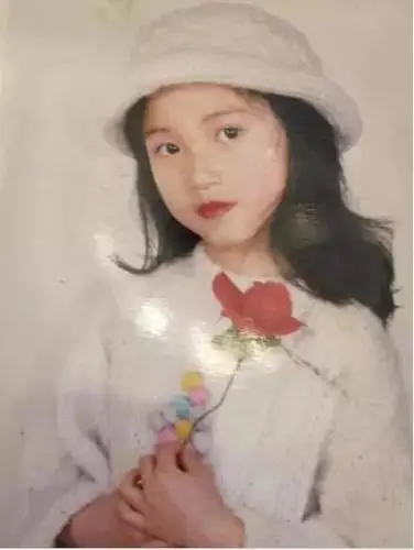 苏青——尔晴顺嫔张嘉倪,跟吴谨言一样,从小学习舞蹈,最终考入了北京