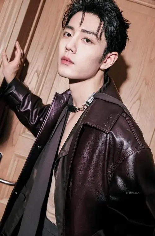 肖战彰显超凡影响力!令金钱包裹的时尚圈,为其免费走秀