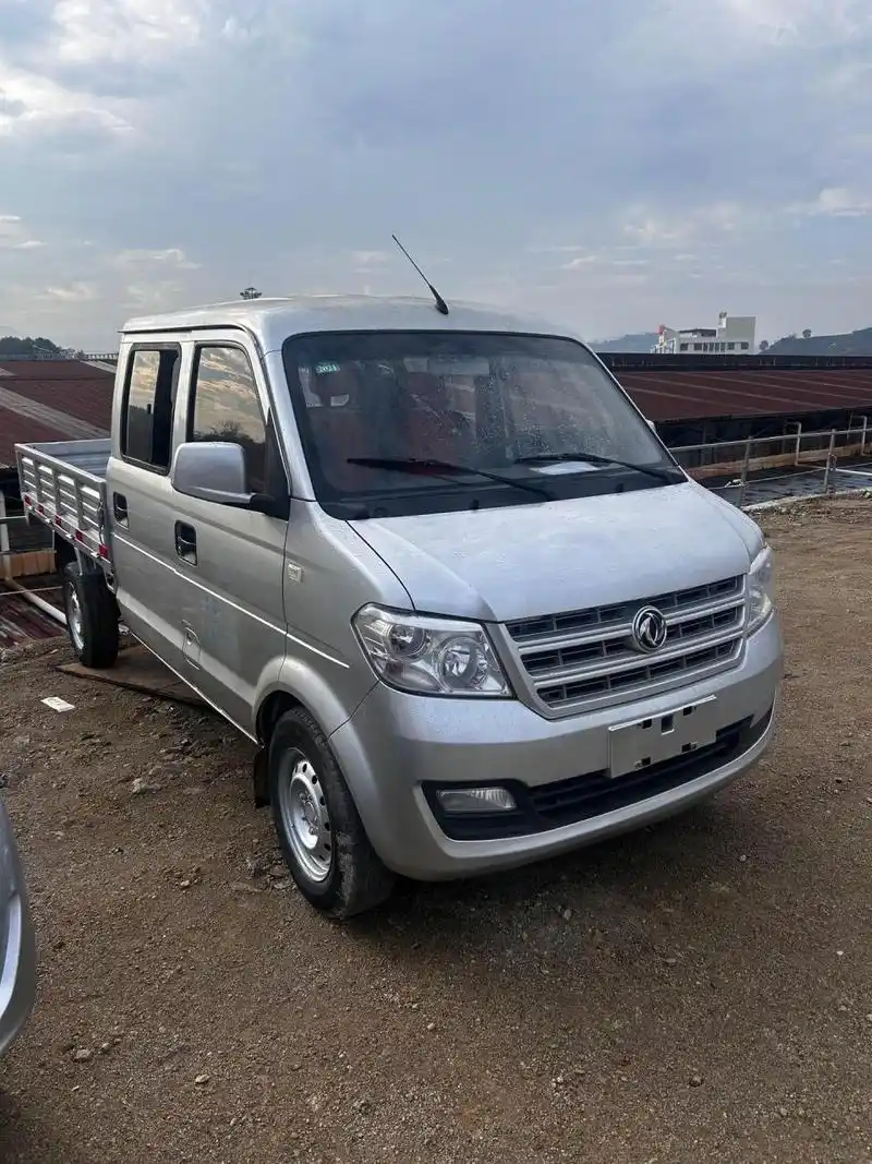 微卡 20年东风双排平板车 斗长2.2米1.5排量助力 空调 三鼎货车