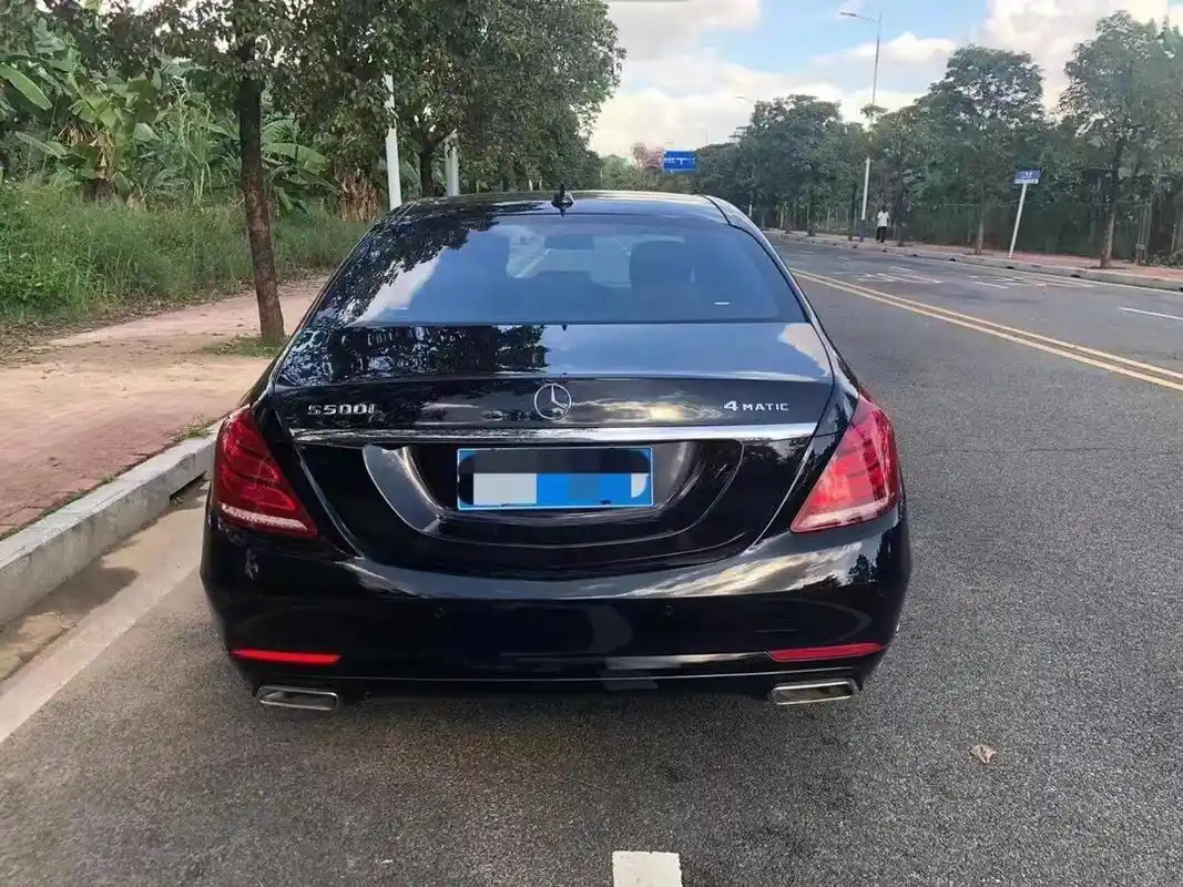 17款奔驰s550仅售23万,富丽堂皇的轮廓,彰显阁下尊崇的地位
