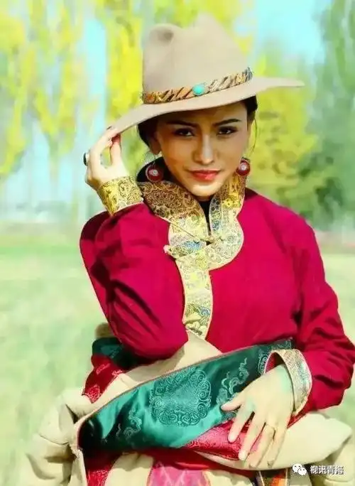 【星光大道】青海藏族姑娘昂萨·才仁永尕获2018年度总决赛冠军