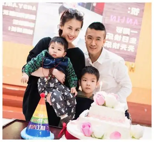 黄圣依|杨子|星爷_新浪新闻