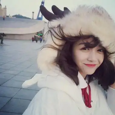 女生头像大笑温暖阳光图片