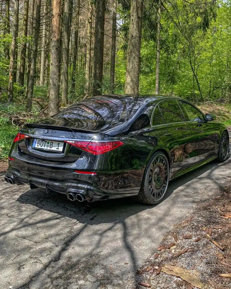 奔驰s级(巴博斯b50)黑武士