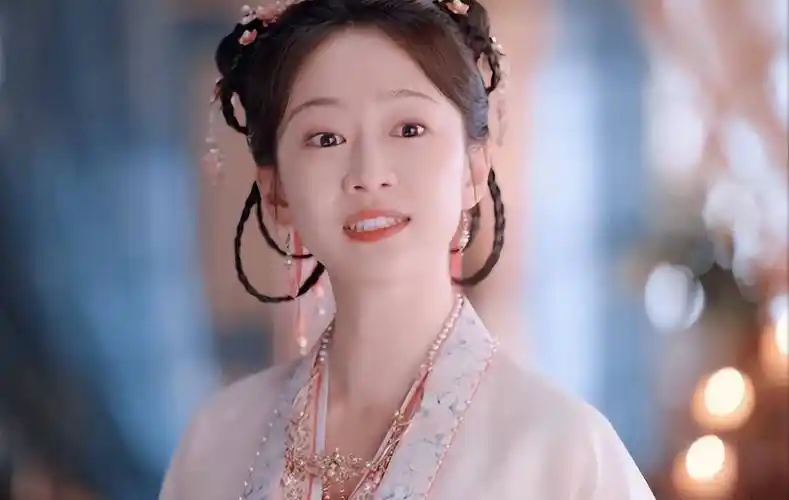 保送北外,精通5国语言,"黑魔仙"刘美含打了多少小鲜肉的脸?