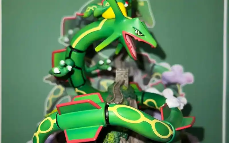 宝可梦研究所-飞跃长城-裂空座限量手办尺寸:高度约21cm配置:瀑布云海