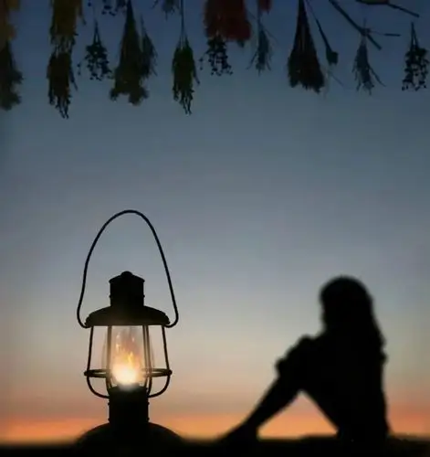 2021朋友圈不敢发的心酸孤独句子深情扎心送给心累的自己