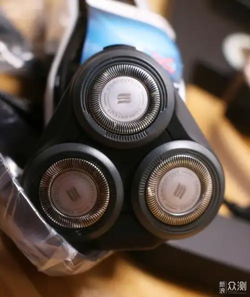 好用的飞利浦series5000系列电动剃须刀