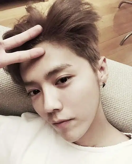 鹿晗生活照图片 鹿晗自拍照图片