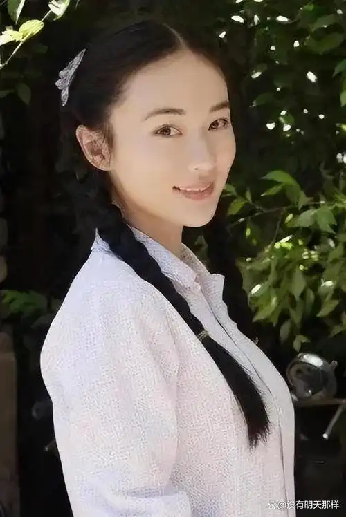 早年大尺度情戏,几乎全裸出镜,一脱成名霍思燕到底有多少黑料?