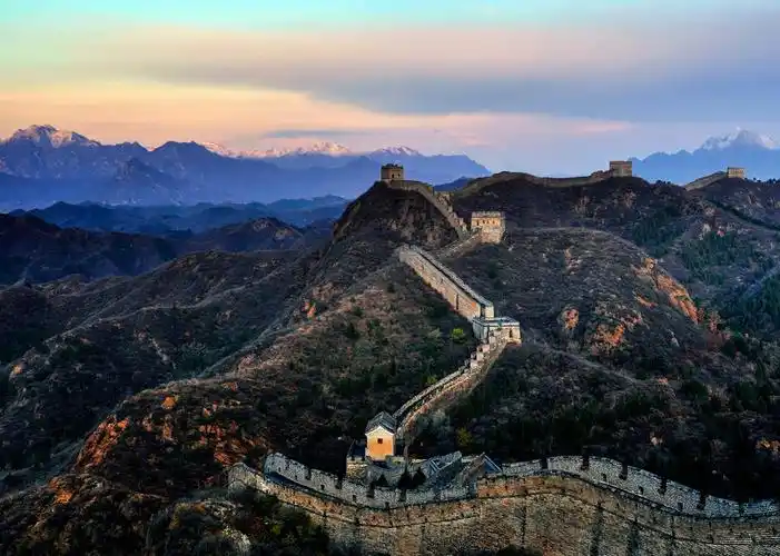 长城是由哪个朝代开始兴建?