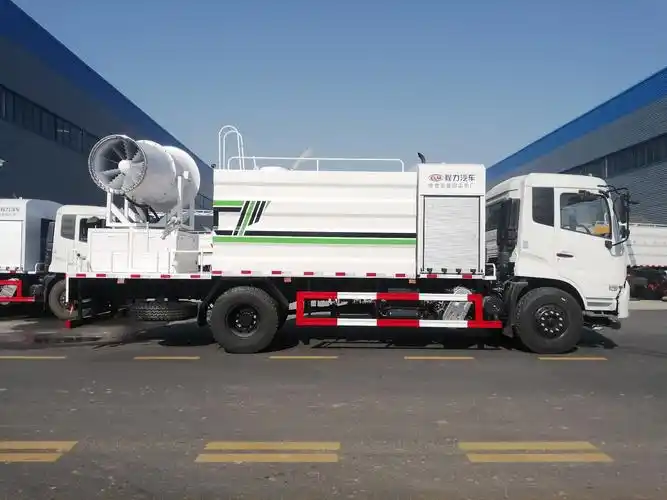 环卫洒水车 60-80米多功能抑尘洒水车