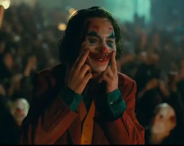 你不是合格的小丑,但这个世界一定是一出喜剧!