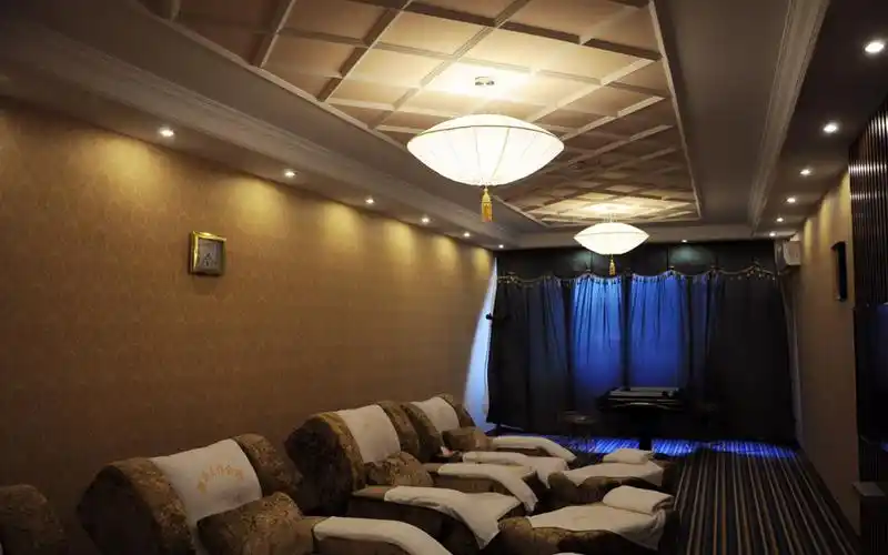 南开区足疗店现代简约装修效果图实景图