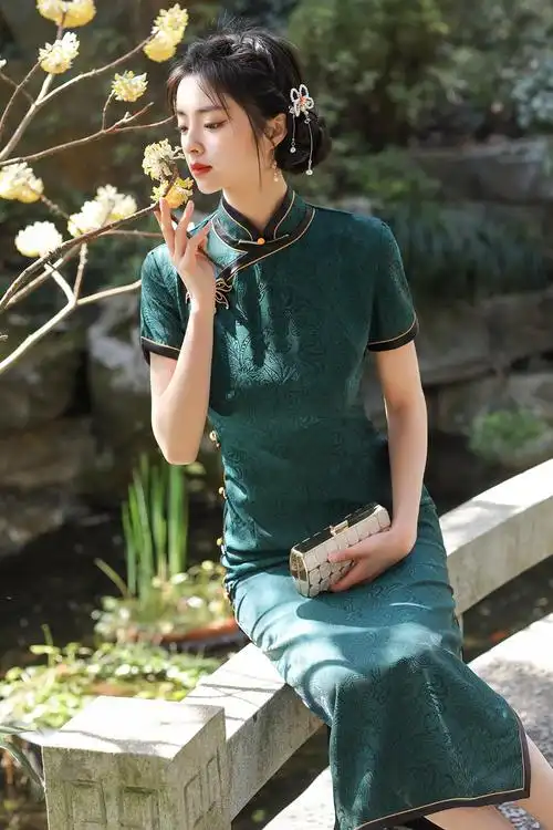 青绿色旗袍2022年新款大码复古提花素色长款改良复古民国青色妈妈