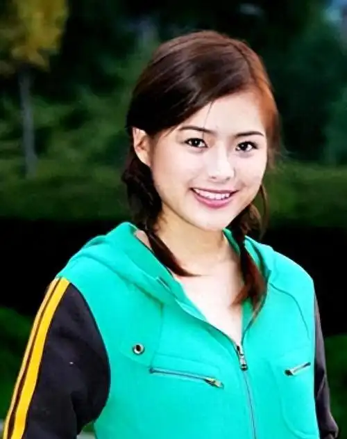 上海"娱乐界的璀璨之星"——陈辰的人生故事陈辰是一位备受观众喜爱的