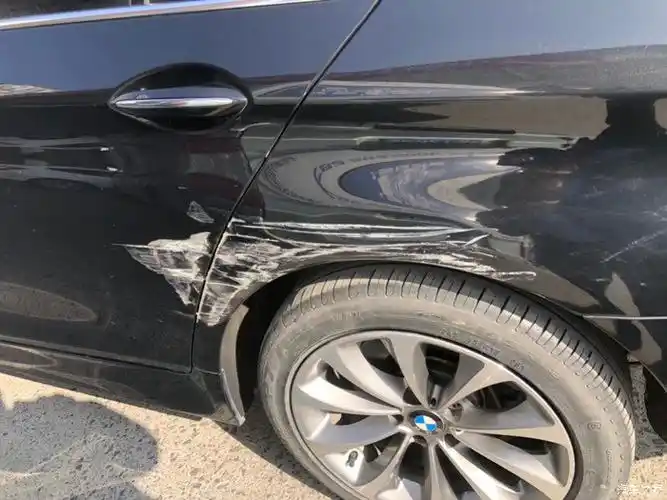 【图】前天晚上被刮蹭怎么维修_宝马5系论坛_汽车之家论坛