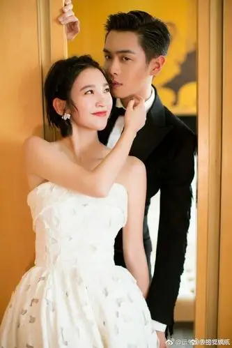 张若昀唐艺昕# 你俩怕是去拍婚纱照的吧甜甜甜