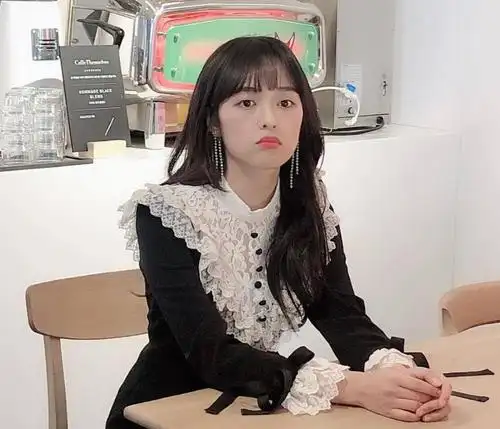 因《天空之城》走红,长得比雪莉还水嫩,清新养眼甜过初恋!