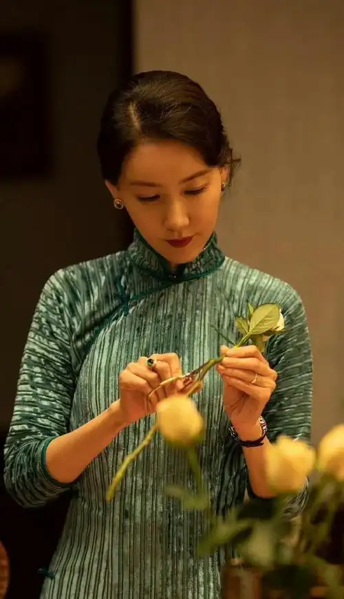 没对比就没伤害啊|李沁|高露|老狼|赵丽颖|实力派演员_网易订阅