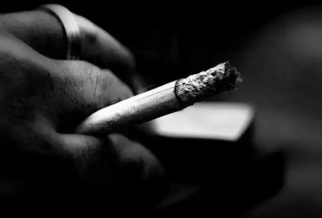 爱吸烟的人,若出现"2痛1红",很遗憾通知你:肺癌可能不请自来