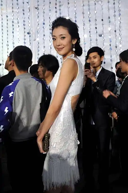 倪景阳:巨人版吴倩莲,清冷淡雅的大高个美人_角色_身高_爱情