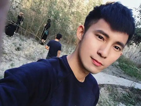 清瘦帅哥真实帅哥图片 黑色短发帅哥照片(5)