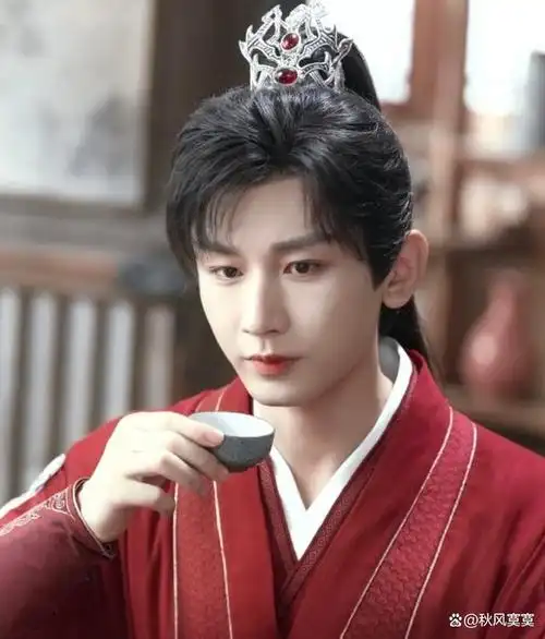 提到成毅,自从《莲花楼》播出以后,成毅的话题就没有停止过,当然,成毅